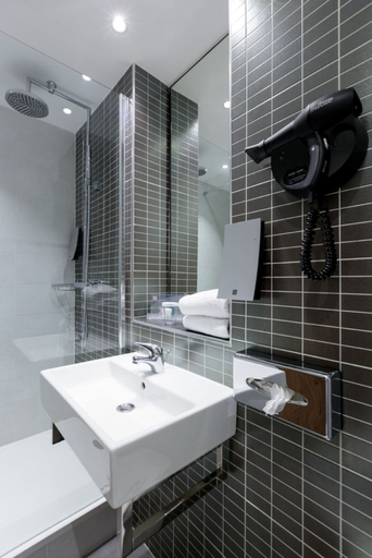 Bathroom 5, Best Western Clermont Ferrand Centre, Puy-de-Dôme