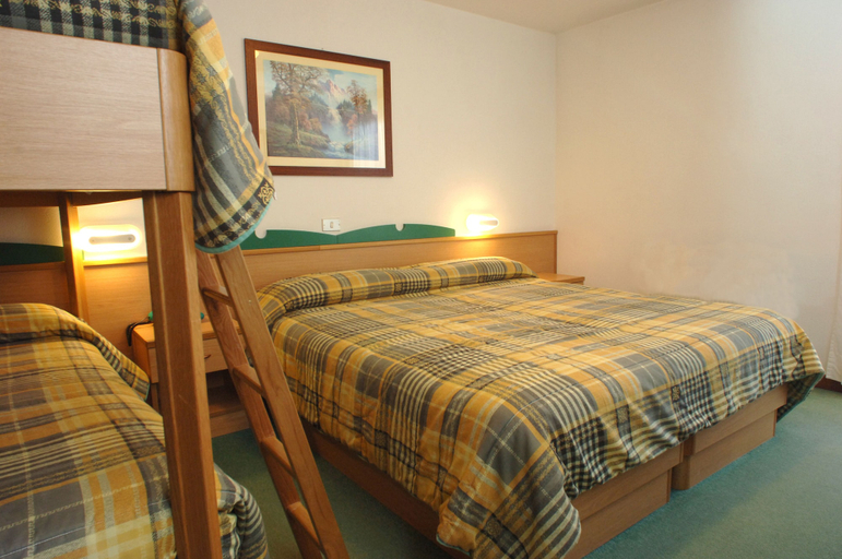 Bedroom 3, Sport Hotel Pampeago, Trento