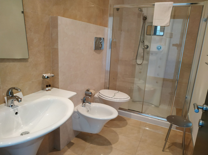 Bathroom 5, Albatros Hotel, Syracuse