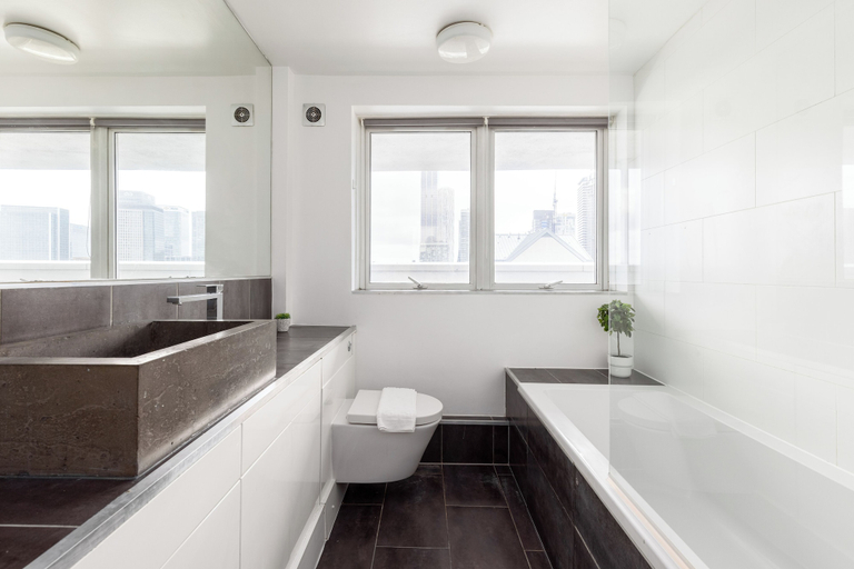 Bathroom, The Canary Wharf Collection, London