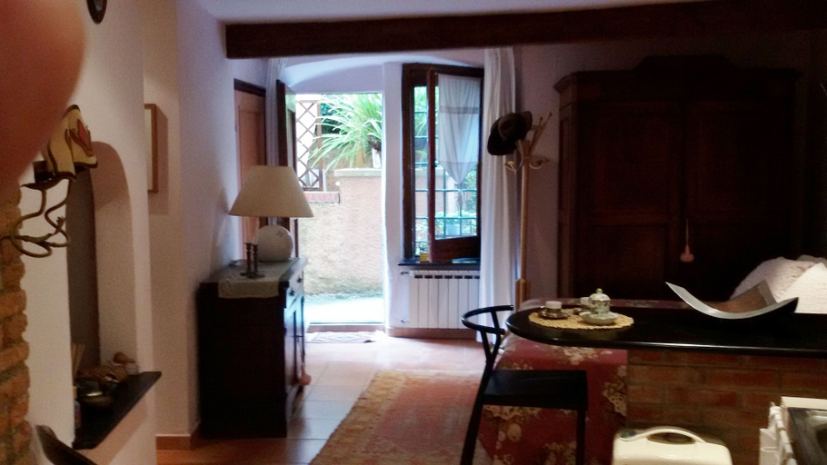 In-room dining 4, House Ari, Genova