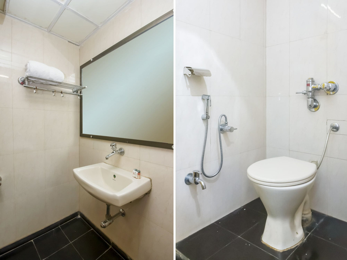 Bathroom 4, Hotel New Uttam Hira Palace, Nashik