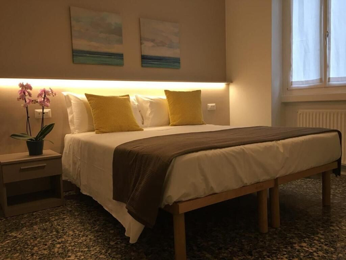 Bedroom 3, Hotel Loveno, Como