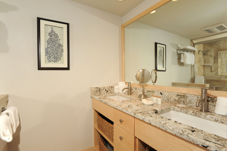 Bathroom 5, Lakeside Village by Vail Resorts, Summit