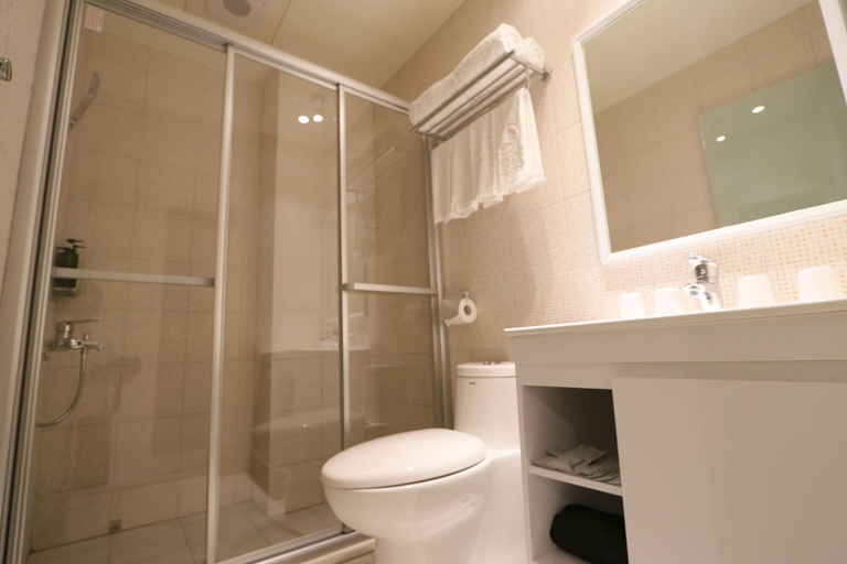 Bathroom 4, Flora INN, Tainan