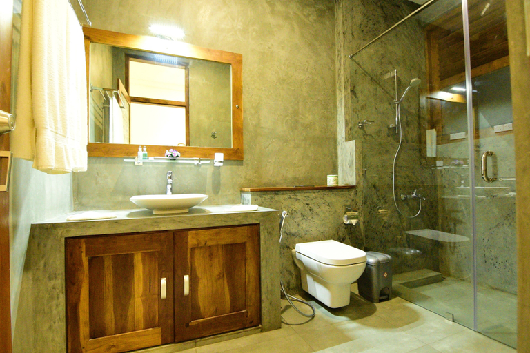 Bathroom 4, Elephant Trail, Sevanagala