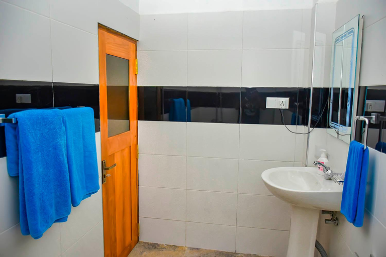 Bathroom 4, Woodnest Saayoo Resort, Negombo