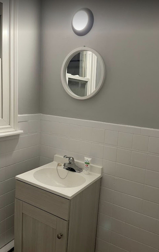 Bathroom, Bluewater Motel, Lambton