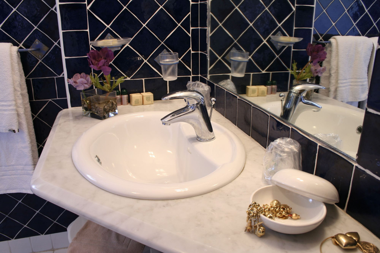 Bathroom 4, Hotel Marini, Sassari