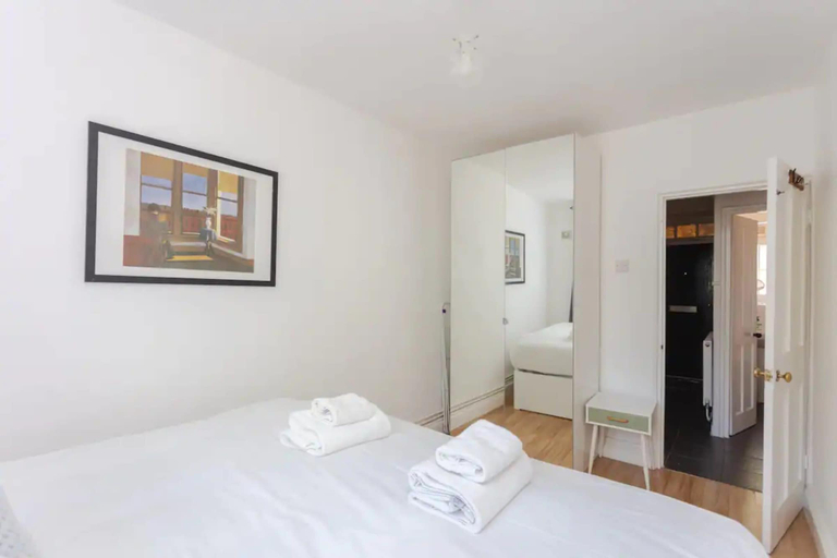 Others 4, Fabulous 2 Bedroom Apartment in London Bridge, London