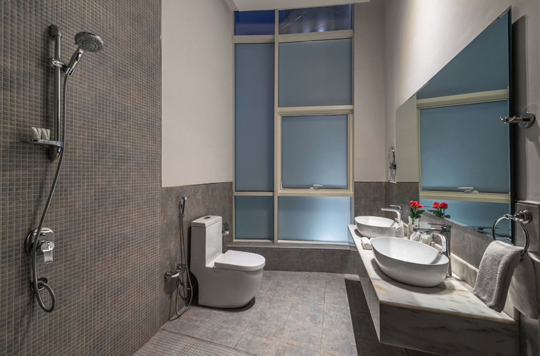 Bathroom 4, HDB Sahafa, Riyadh