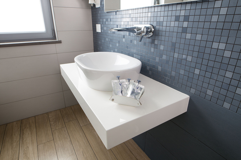 Bathroom 4, Hotel Al Veliero, Brescia
