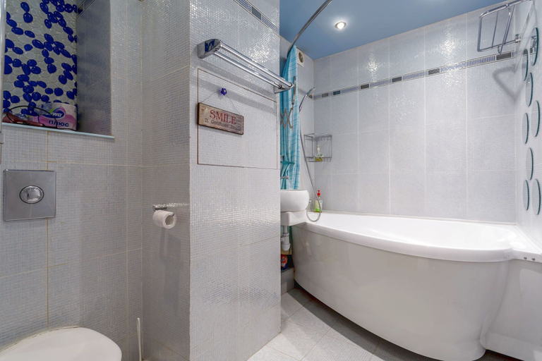 Bathroom 2, FortEstate Dmitry Ulyanov Apartment, South-Western