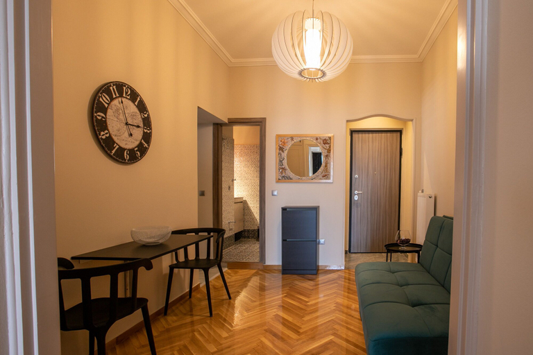 Others 5, Luxurious 4 Bdrm 3Bath Apt 1- Athens, Attica