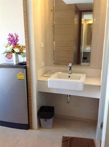 Bathroom 4, Honey Lodge, Pattaya