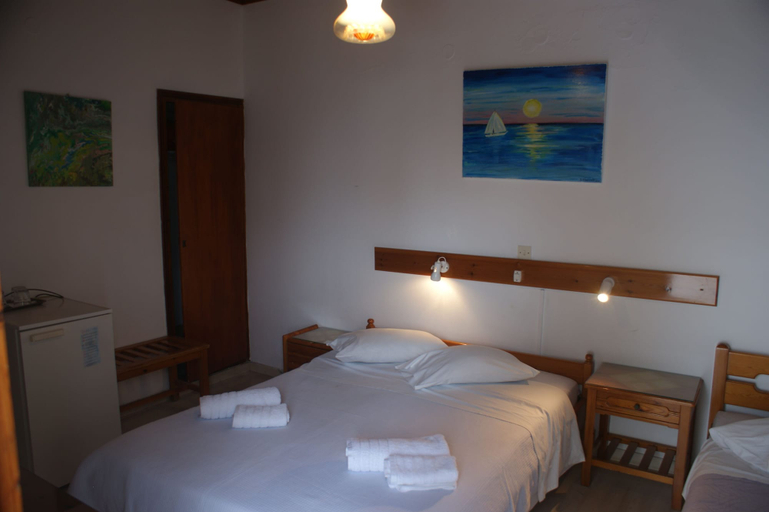 Bedroom 2, Hotel Eleftheria, South Aegean