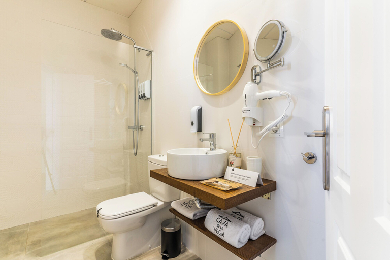 Bathroom 5, Casa de la Vega Suites, Cádiz