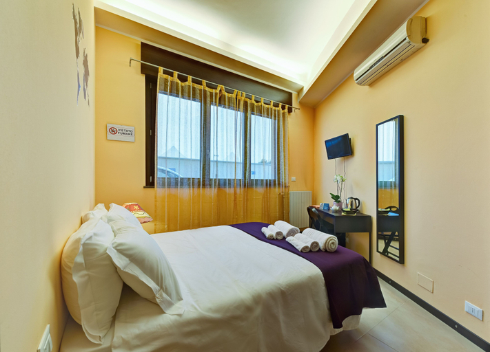 Bedroom 3, AppartaHotel, Torino