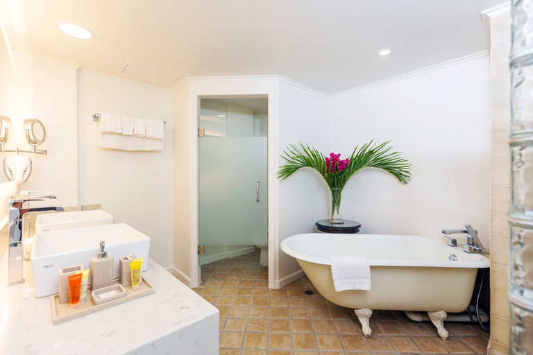 Bathroom 4, Coco Palm