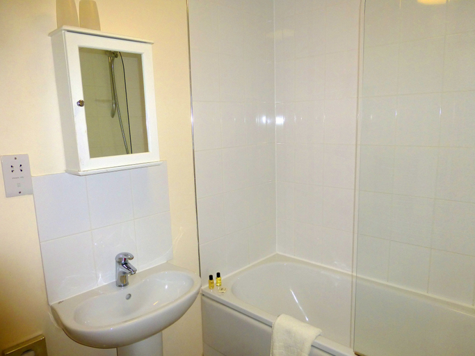 Bathroom, The Peacock Country Inn, Oxfordshire