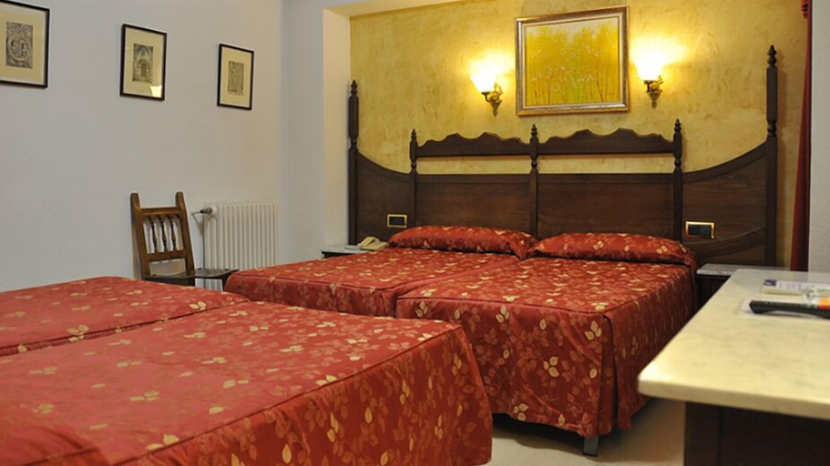 Bedroom 4, Hotel Reyes Catolicos, Salamanca