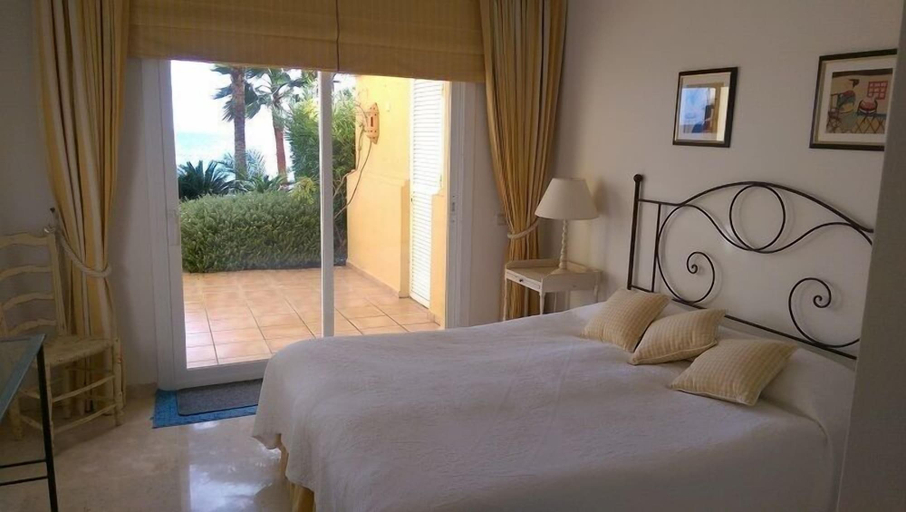 Bedroom 2, Grand Front Line Location Apartment- Heated Pool, Málaga
