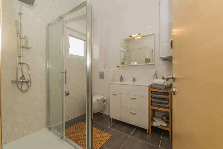 Bathroom 3, Apartment Stichling, Vir