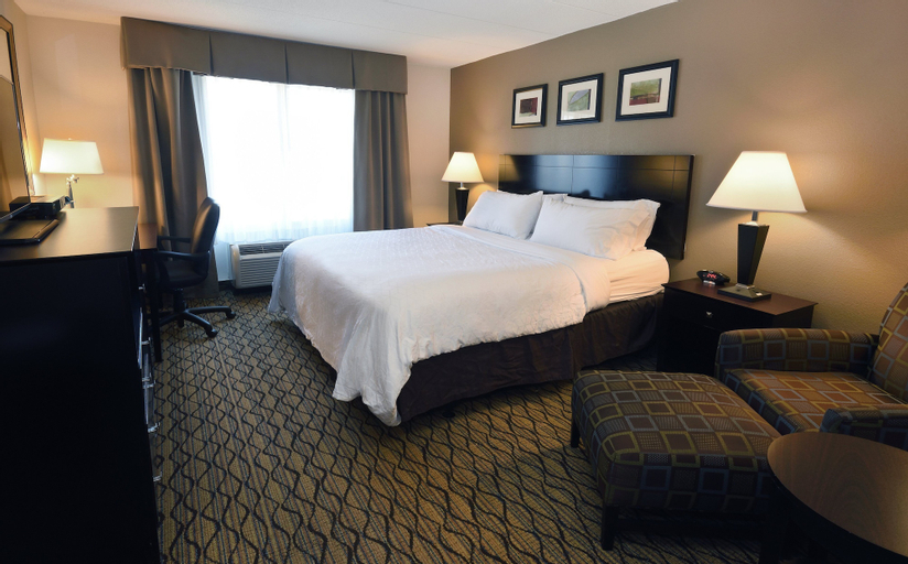 Bedroom 2, Holiday Inn Express & Suites Milford, New Haven