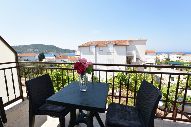 Others 3, Apartments Nera, Primošten
