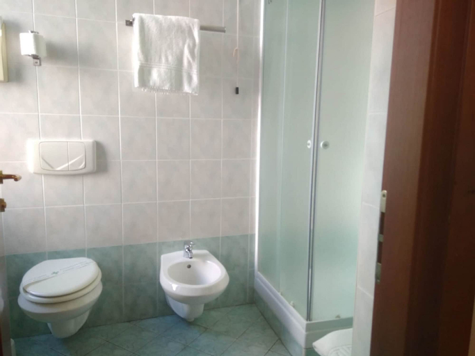Bedroom 4, Hotel Galata, Genova