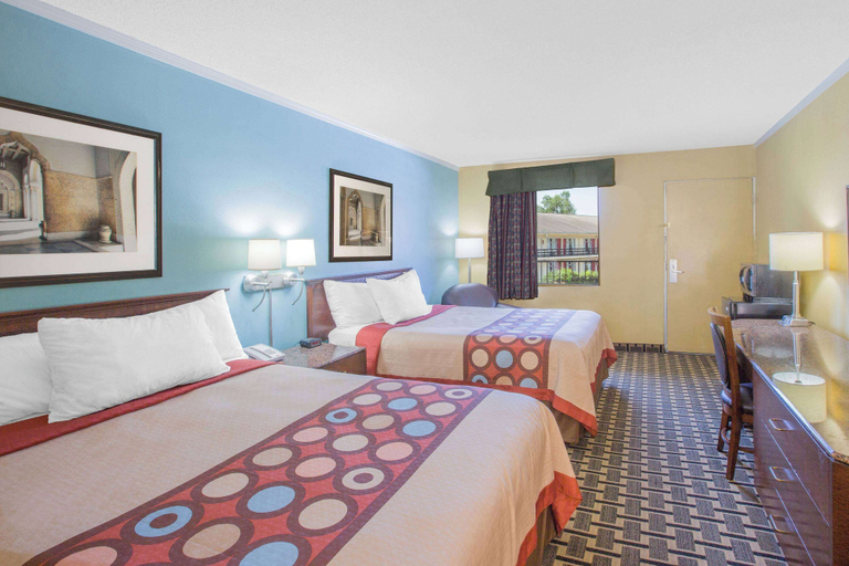 Bedroom 5, Super 8 by Wyndham Jasper, Walker