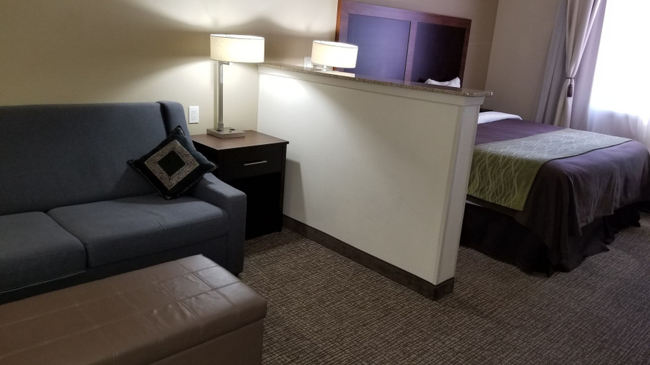 Bedroom 2, Comfort Inn & Suites Lakeside, Maverick