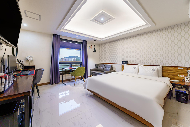 Bedroom, Mandeok Hillstay Hotel in Busan, Buk