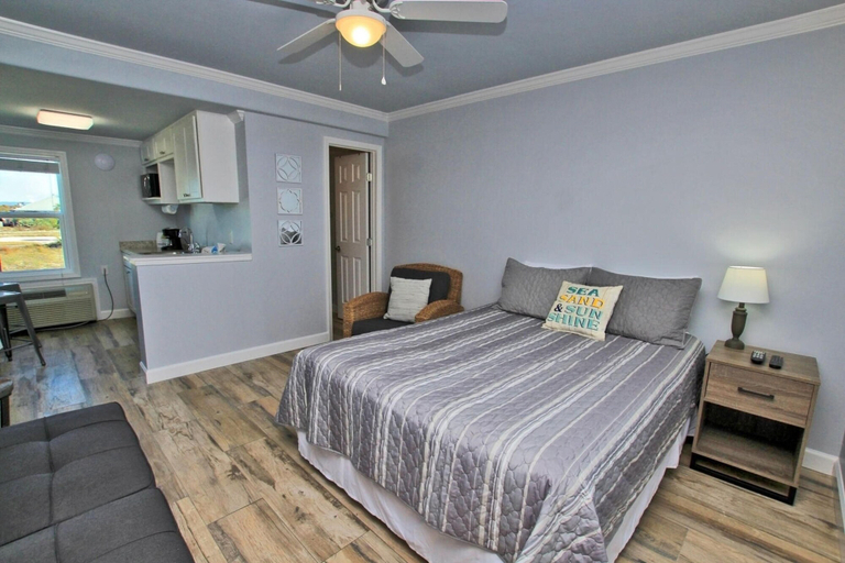Bedroom 2, Beachview 203, Baldwin