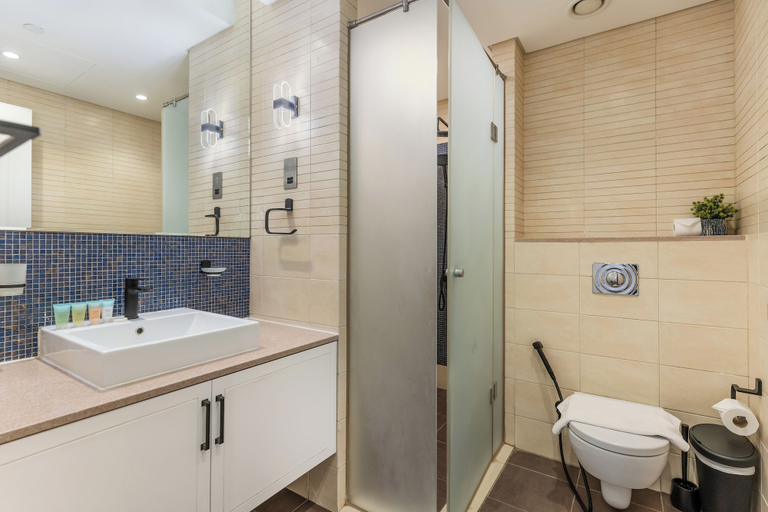 Bathroom 2, Marina Residences 2 501, Dubai