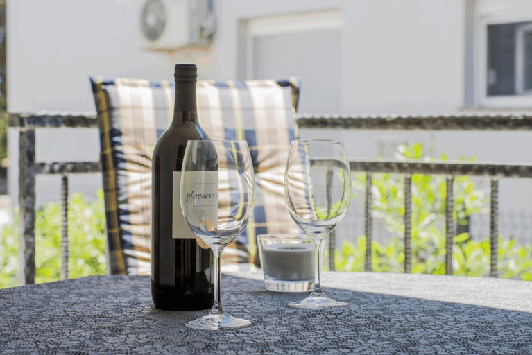 Food & Drinks 5, Apartment Stichling, Vir
