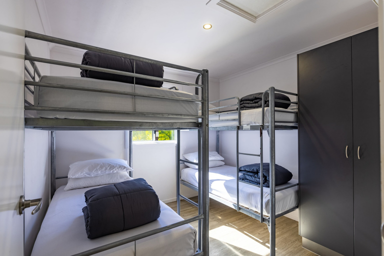 Bedroom 2, NRMA Airlie Beach Holiday Park, Whitsunday