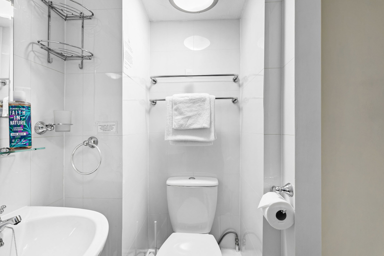 Bathroom 4, Kethla House, Torbay