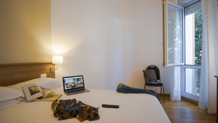 Bedroom 3, Hotel Mistral 2, Oristano