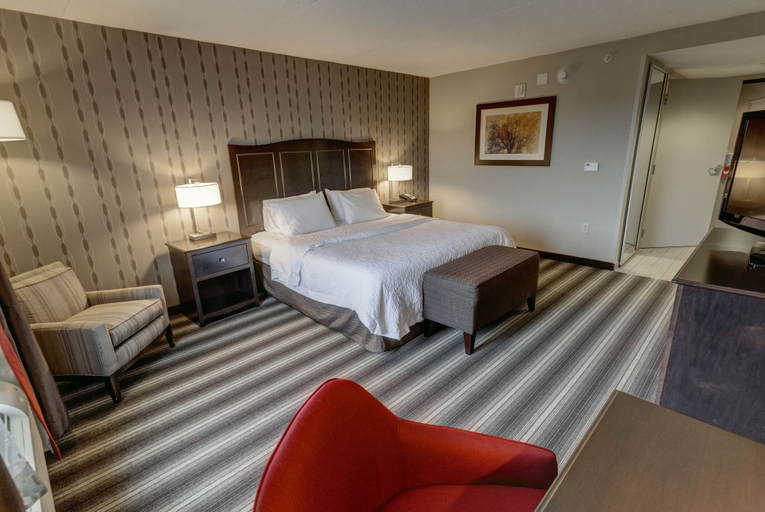 Bedroom 3, Hampton Inn Neptune/Wall, Monmouth