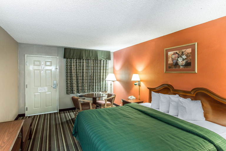 Bedroom 2, Quality Inn & Suites Macon North, Bibb