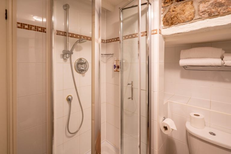 Bathroom 3, The Bowl Inn, South Gloucestershire