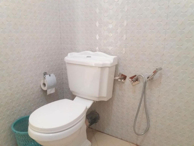 Bathroom 4, Dinaro Guest, Ella