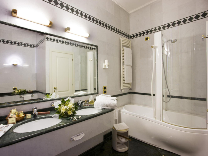 Bathroom 5, Grand Hotel Vittoria, Pesaro E Urbino
