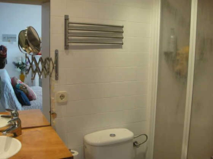 Bathroom, Apartamento Politur K-42, Girona