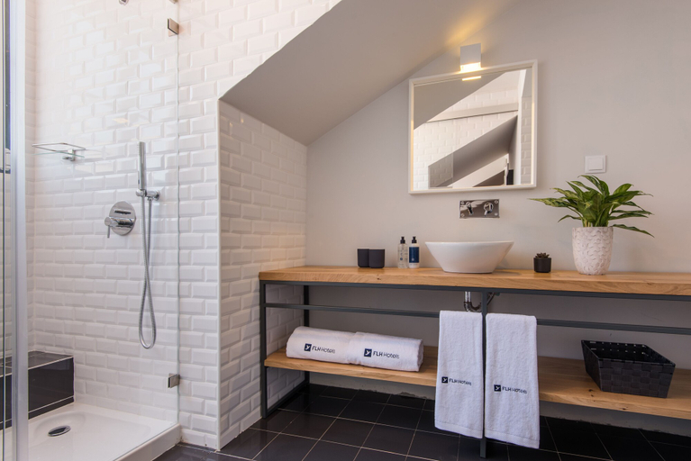 Bathroom 4, Urbano FLH Hotels Lisboa, Lisbon