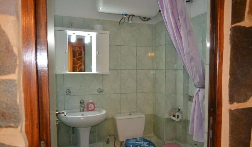 Bathroom 3, Apartments Zoumperi, Attica