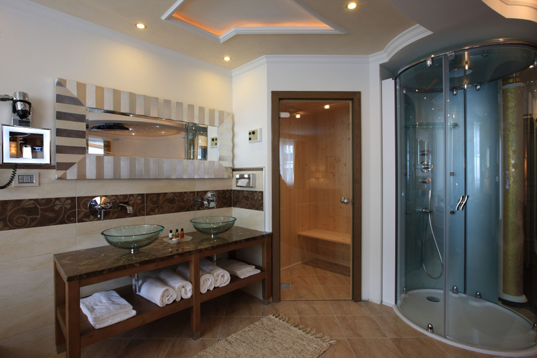 Bathroom 5, Dolce Avita Hotel Spa & Resort, Trento