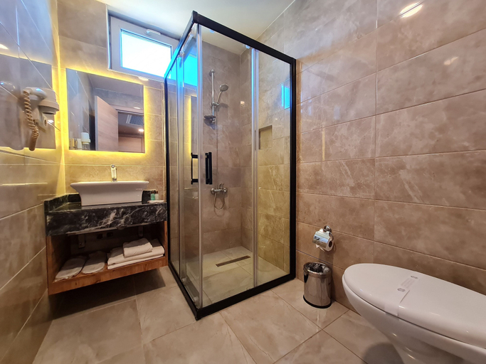 Bathroom 4, Air Boss Istanbul Airport and Fair Hotel, Küçükçekmece