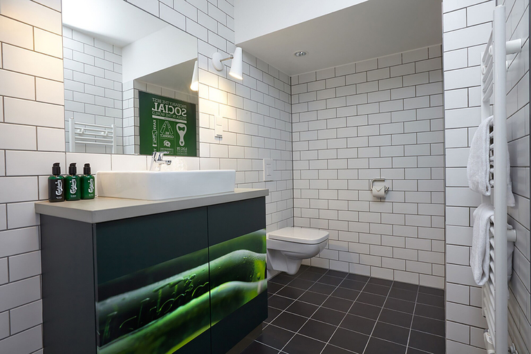 Bathroom 5, Generator Berlin Mitte, Berlin